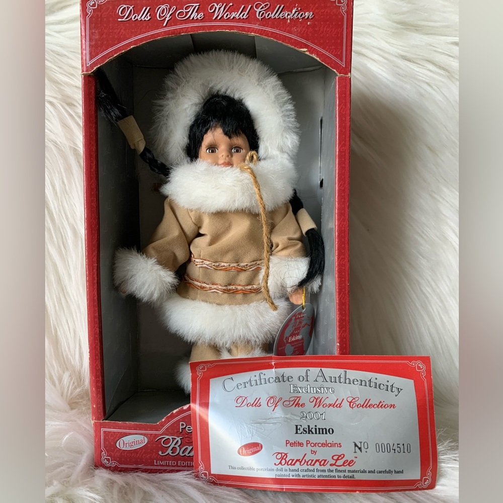 Dolls of the World Collection Petite Porcelains by Barbara Lee 2001 Eskimo